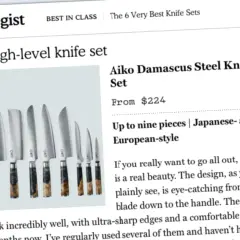 En uppsättning av de bästa knivarna, Aiko Damascus Steel Knife Set, med japansk- och europeisk stil.