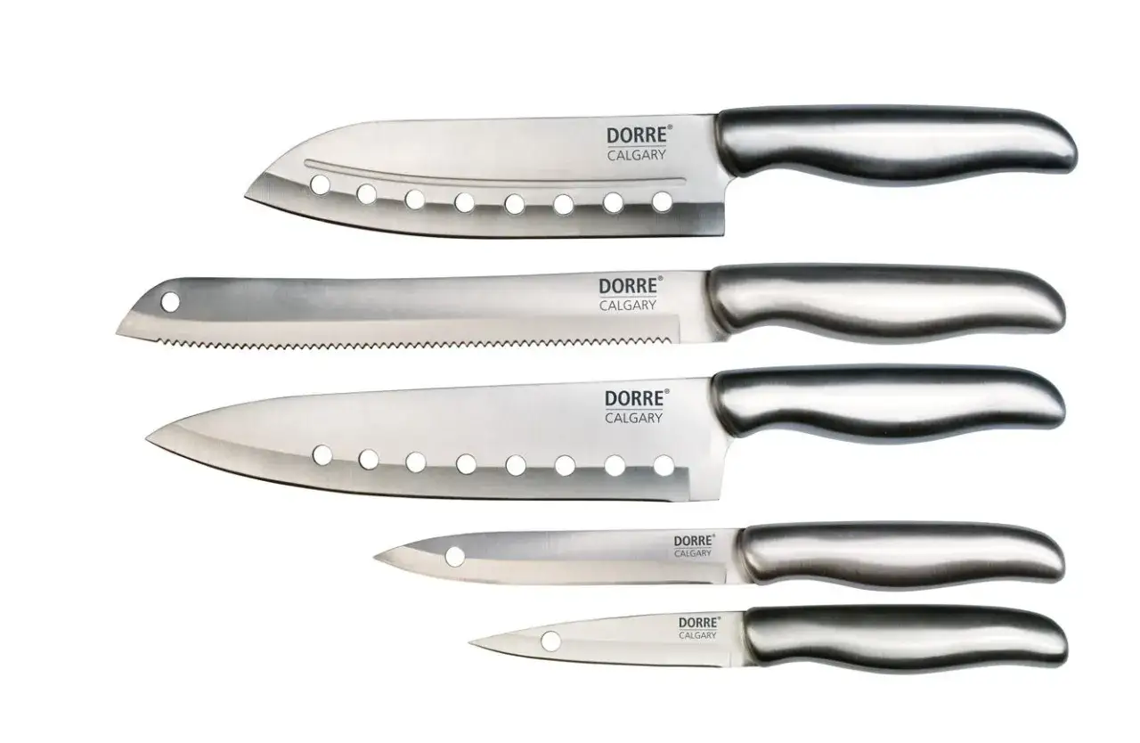 Ett knivset från Dorre Calgary, som verkar vara ett knivset bäst i test, med fem olika knivar i rostfritt stål.
